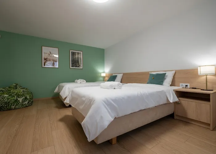 Szumi Events & Θέρετρο Regimin